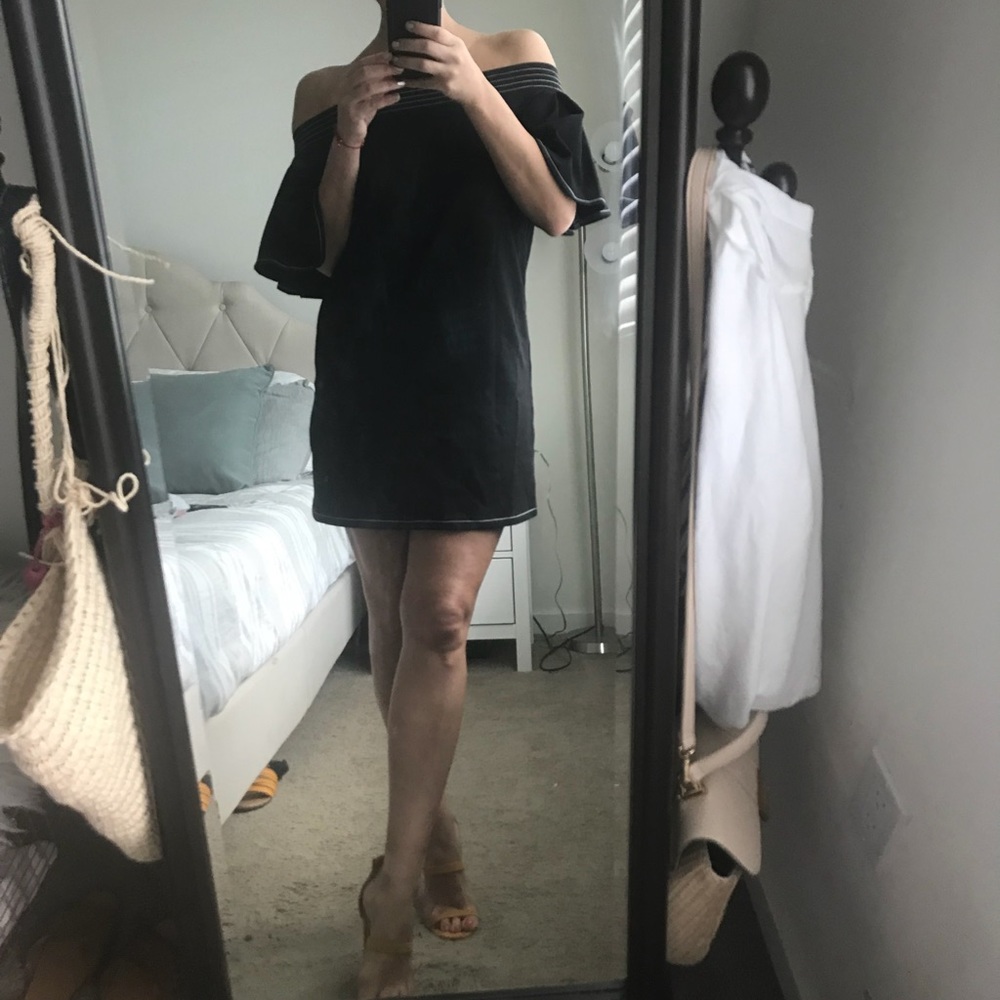 Black off the Shoulder dress!
